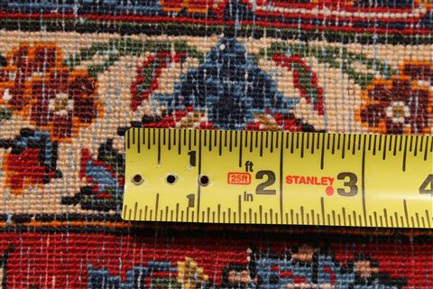 Isfahan Beige Hand Knotted 74 X 101  Area Rug 254-29493 Image 7