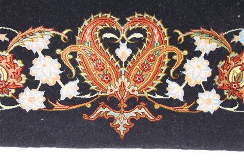 Isfahan Beige Hand Knotted 48 X 77 Area Rug 254-29508 Image 4