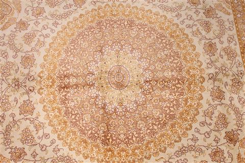Qum Beige Hand Knotted 52 X 710 Area Rug 254-29514 Image 3
