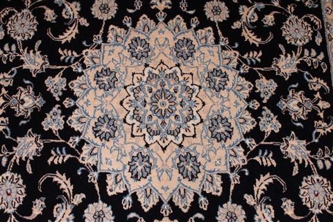 Nain Beige Hand Knotted 45 X 73 Area Rug 254-29535 Image 3