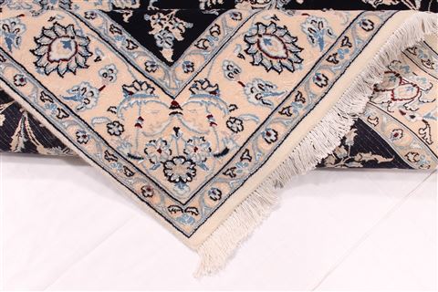 Nain Beige Hand Knotted 45 X 73 Area Rug 254-29535 Image 7