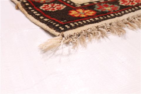 Kazak Beige Hand Knotted 41 X 611 Area Rug 254-29542 Image 1