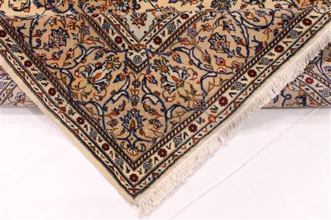 Kashan Beige Hand Knotted 50 X 70 Area Rug 254-29546 Image 8