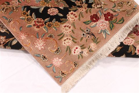 Tabriz Beige Hand Knotted 33 X 50 Area Rug 254-29556 Image 9