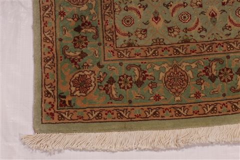 Tabriz Beige Square Hand Knotted 35 X 35 Area Rug 254-29560 Image 2