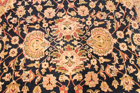 Agra Beige Hand Knotted 81 X 101 Area Rug 254-29580 Image 3