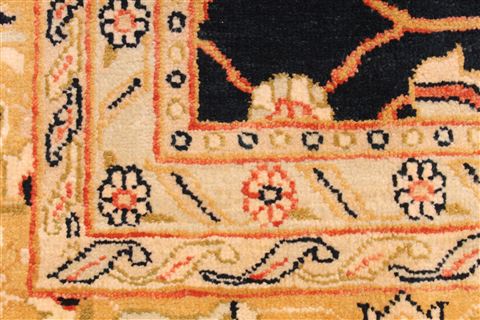 Agra Beige Hand Knotted 81 X 101 Area Rug 254-29580 Image 5