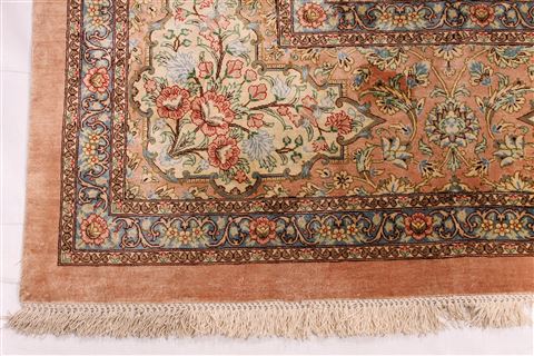 Qum Beige Hand Knotted 80 X 116 Area Rug 254-29590 Image 2