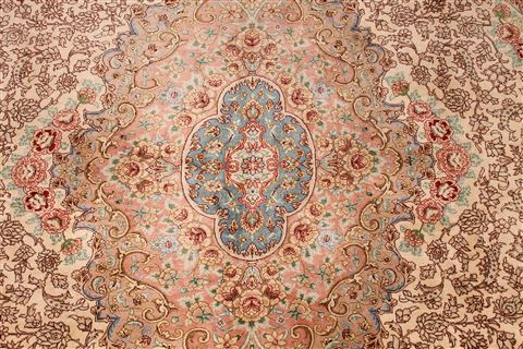 Qum Beige Hand Knotted 80 X 116 Area Rug 254-29590 Image 3