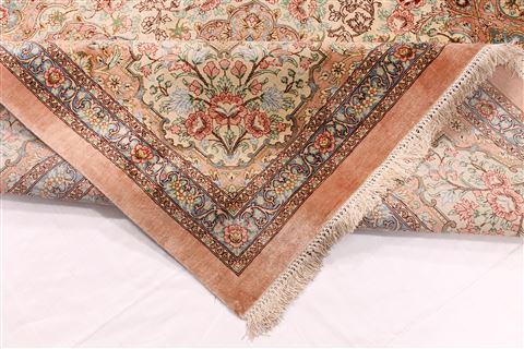 Qum Beige Hand Knotted 80 X 116 Area Rug 254-29590 Image 9