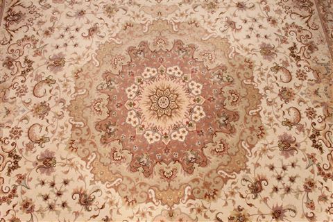 Tabriz Beige Hand Knotted 82 X 100 Area Rug 254-29591 Image 3