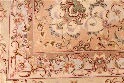 Tabriz Beige Hand Knotted 82 X 100 Area Rug 254-29591 Image 5