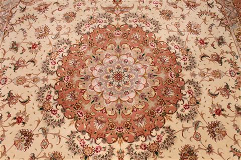 Tabriz Beige Hand Knotted 82 X 122 Area Rug 254-29592 Image 3