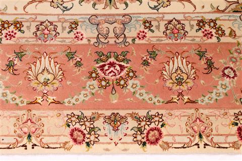 Tabriz Beige Hand Knotted 82 X 122 Area Rug 254-29592 Image 4