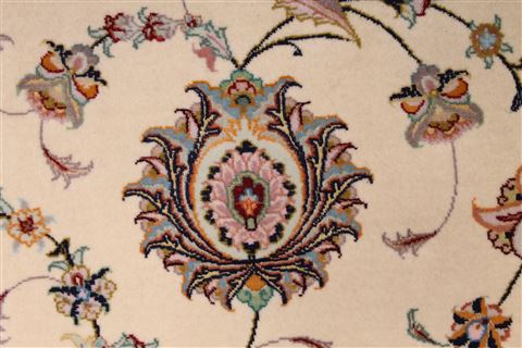 Tabriz Beige Hand Knotted 84 X 116 Area Rug 254-29600 Image 6