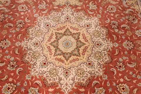Tabriz Beige Hand Knotted 81 X 120 Area Rug 254-29603 Image 3