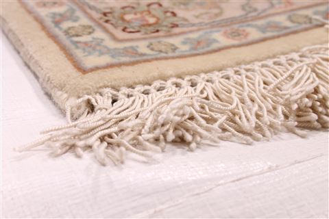 Tabriz Beige Hand Knotted 83 X 118 Area Rug 254-29604 Image 1