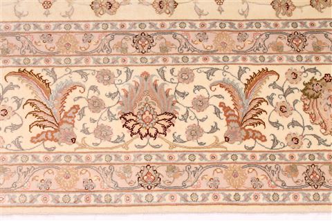Tabriz Beige Hand Knotted 83 X 118 Area Rug 254-29604 Image 4
