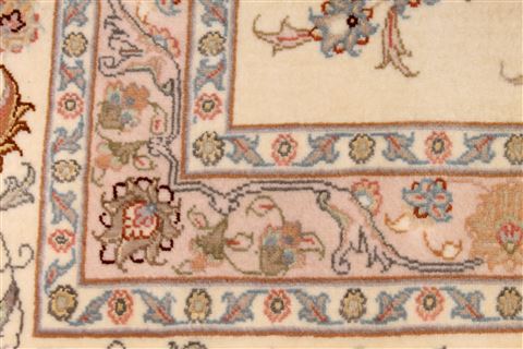 Tabriz Beige Hand Knotted 83 X 118 Area Rug 254-29604 Image 5