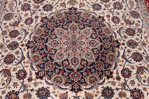 Isfahan White Hand Knotted 85 X 124 Area Rug 254-29606 Image 3