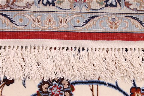 Isfahan White Hand Knotted 85 X 124 Area Rug 254-29606 Image 7