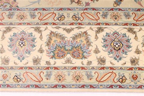 Tabriz Beige Hand Knotted 82 X 120 Area Rug 254-29612 Image 4