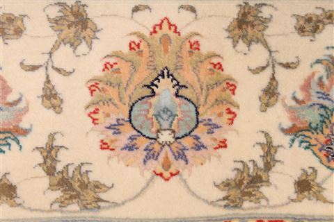 Tabriz Beige Hand Knotted 82 X 120 Area Rug 254-29612 Image 6