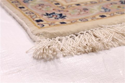 Tabriz Beige Hand Knotted 84 X 118 Area Rug 254-29614 Image 1