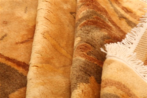 Tabriz Beige Hand Knotted 90 X 120 Area Rug 100-29643 Image 2