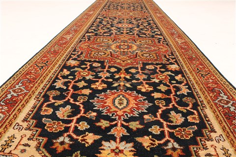 Serapi Brown Runner Hand Knotted 26 X 118 Area Rug 250-29644 Image 3