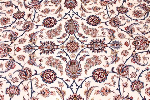 Isfahan White Hand Knotted 86 X 125 Area Rug 254-29664 Image 3