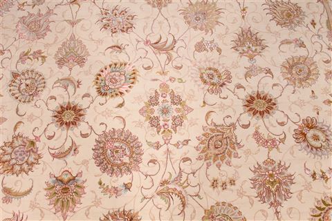 Tabriz Beige Hand Knotted 84 X 118 Area Rug 254-29666 Image 3