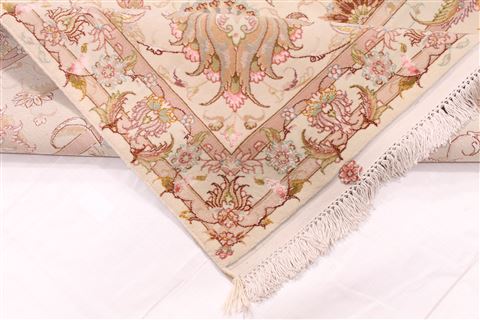 Tabriz Beige Hand Knotted 84 X 118 Area Rug 254-29666 Image 8