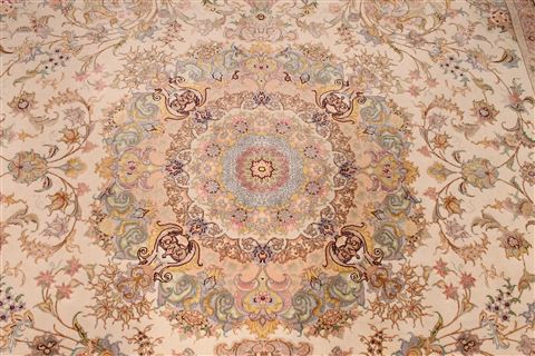 Tabriz Beige Hand Knotted 83 X 116 Area Rug 254-29667 Image 3