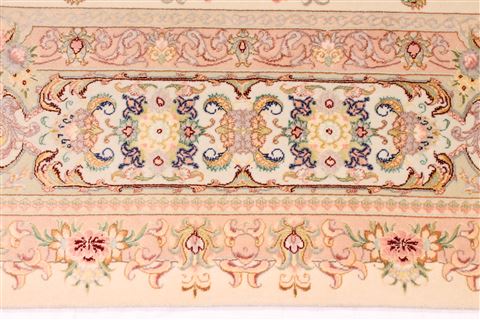 Tabriz Beige Hand Knotted 83 X 116 Area Rug 254-29667 Image 4