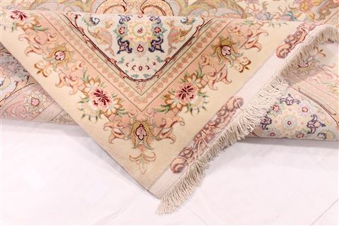 Tabriz Beige Hand Knotted 83 X 116 Area Rug 254-29667 Image 9