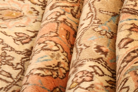 Sarouk Brown Hand Knotted 81 X 115 Area Rug 100-29702 Image 2