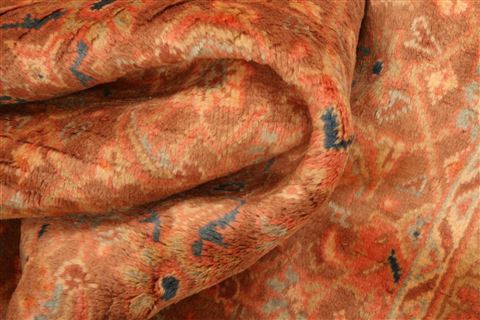 Sarouk Red Hand Knotted 76 X 116 Area Rug 253-29706 Image 2