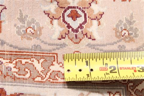 Isfahan White Runner Hand Knotted 27 X 79 Area Rug 254-29724 Image 4