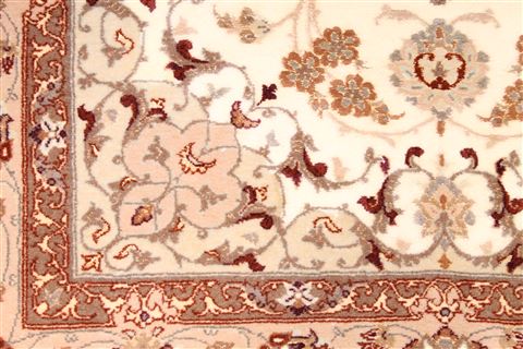 Isfahan White Runner Hand Knotted 27 X 76 Area Rug 254-29735 Image 4