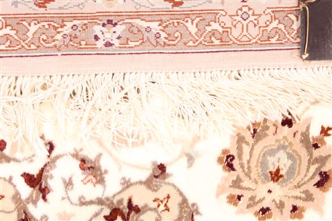 Isfahan White Runner Hand Knotted 27 X 76 Area Rug 254-29735 Image 5