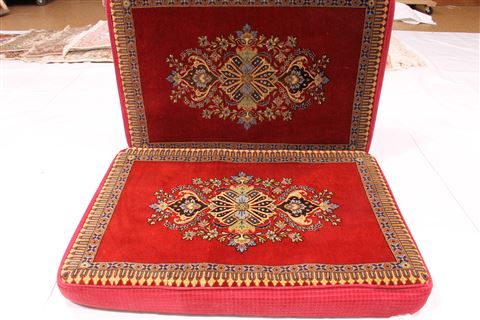 Kashan Red Hand Woven 23 X 32 Area Rug 254-29744 Image 1