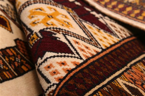 Kurdi White Hand Knotted 38 X 54 Area Rug 100-29875 Image 2
