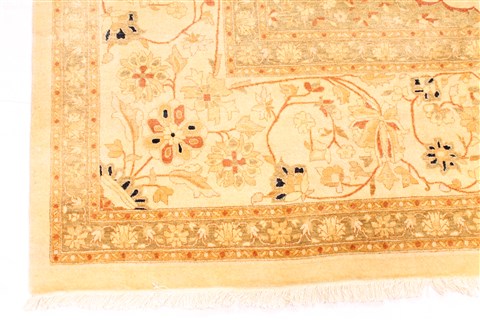 Haji Jalili Beige Hand Knotted 91 X 123 Area Rug 254-29883 Image 1