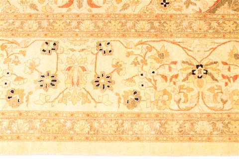 Haji Jalili Beige Hand Knotted 91 X 123 Area Rug 254-29883 Image 3