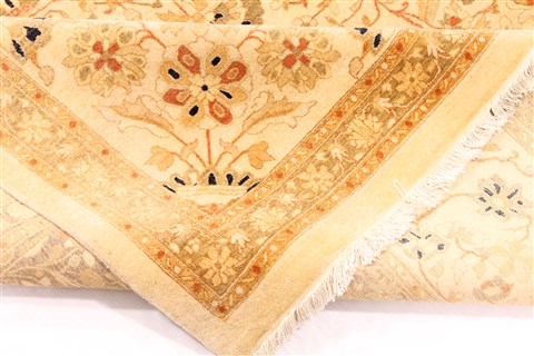 Haji Jalili Beige Hand Knotted 91 X 123 Area Rug 254-29883 Image 7