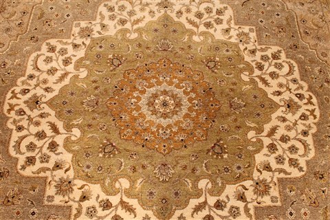 Haji Jalili Beige Hand Knotted 93 X 126 Area Rug 254-29912 Image 2