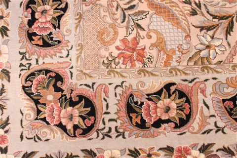 Tabriz Beige Hand Knotted 90 X 120 Area Rug 254-29914 Image 3