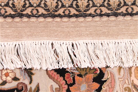 Tabriz Beige Hand Knotted 90 X 120 Area Rug 254-29914 Image 5