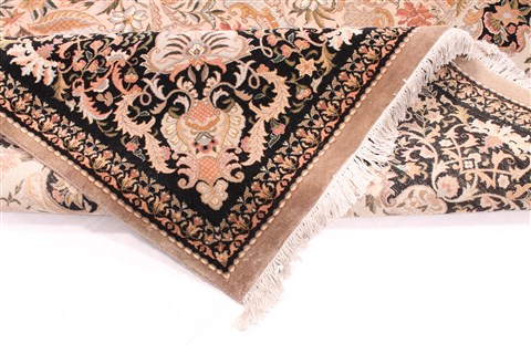 Tabriz Beige Hand Knotted 90 X 120 Area Rug 254-29914 Image 7